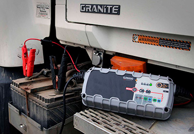 Как зарядить АКБ для грузовика